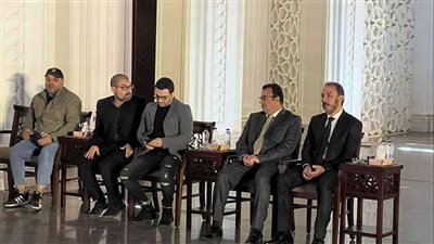 أحمد السقا وأمير كرارة.. نجوم الفن يقدمون واجب العزاء في والدة الفنان طارق لطفي | بث مباشر