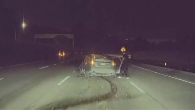 تحطم سيارة تسلا بسبب ميزات القيادة الذاتية