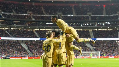 برشلونة يفوز على أتليتكو مدريد بهدف وينفرد بتصدر الدوري الإسباني