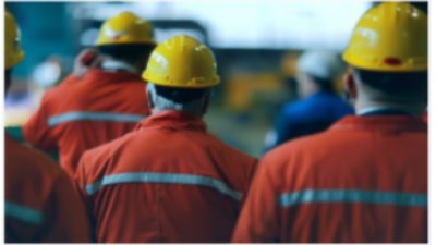 حالات محددة لإيقاف العامل مع صرف الأجر في مشروع قانون العمل الجديد 