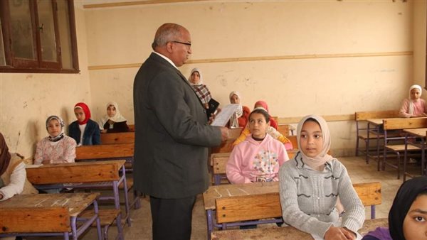 جانب من لجان الامتحانات