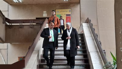 عميدة ألسن عين شمس تتابع امتحانات منتصف العام وتشدد على الإجراءات الاحترازية 