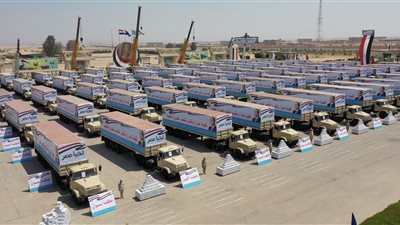 أحمد موسى: القوات المسلحة وزعت 3 ملايين عبوة غذائية بنصف السعر| فيديو