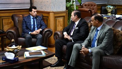 وزير الرياضة يقبل استقالة رئيس النادي الإسماعيلي.. وتشكيل لجنة تسليم وتسلم