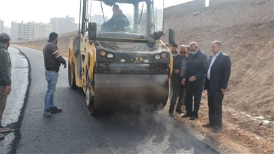 محافظ القليوبية يجري جولة ميدانية لتفقد أعمال الرصف لنزلة الزراعي للقادم من القاهرة 