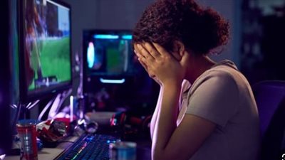 إحالة قضية موديل إعلانات اتهمت سيدة بنشر صورها للتشهير بها للمحاكمة.. و18 يناير أولى الجلسات