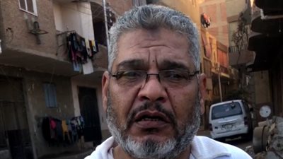 شهود العيان بواقعة مقتل شاب وإصابة والدته بالقناطر: المتهم كان يصلي معنا وأهله ناس طيبين 