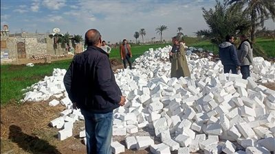 إزالة 29 حالة تعد على الأراضي الزراعية بمركز مغاغة في المنيا