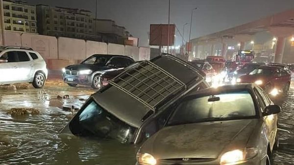 كسر في خط المياه