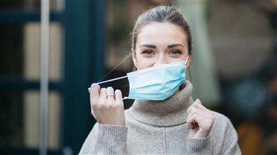 إسبانيا تفرض ارتداء الكمامات بسبب انتشار الإنفلونزا وكورونا