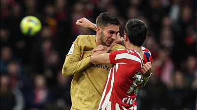 إيقاف سافيتش وفيران توريس مباراتين بعد طردهما في مباراة برشلونة وأتليتكو مدريد
