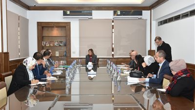 وزيرة الثقافة تبحث ترتيبات احتفالية ختام القاهرة عاصمة الثقافة الإسلامية