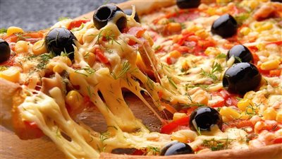 طريقة عمل البيتزا الشرقى.. وصفة نجلاء الشرشابي