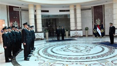 وزير الداخلية يصدّق على تخرج عدد من طلاب الدور الثاني بأكاديمية الشرطة 