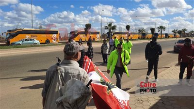 أتوبيسات مجانية.. جماهير الأهلي تغادر إلى برج العرب لمساندة الفريق في مباراته أمام المصري | بث مباشر 