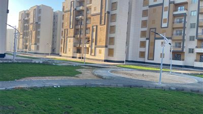 نائب رئيس هيئة المجتمعات يوجه بحصر الكشافات التالفة والكابلات المكشوفة وصيانتها بالعبور