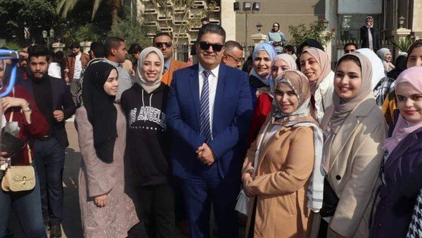 على أنغام الطبل والمزمار..