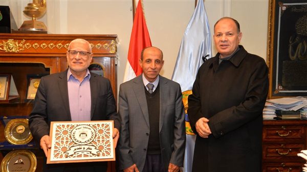 محافظ أسيوط 