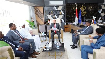 محافظ أسوان يستقبل القنصل العام السوداني.. ويؤكد على عمق العلاقات والروابط بين الشعبين الشقيقين