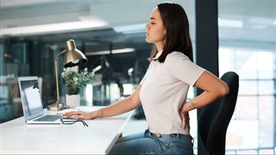 دراسة:الجلوس لفترات طويلة يزيد من خطر الإصابة بالأمراض المزمنة