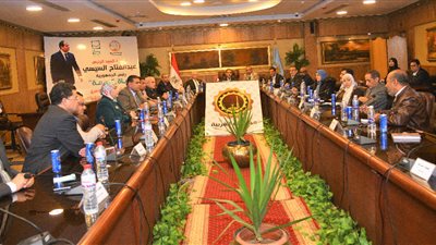 محافظ الغربية يجتمع بوحدة المتغيرات المكانية ورؤساء المراكز والمدن