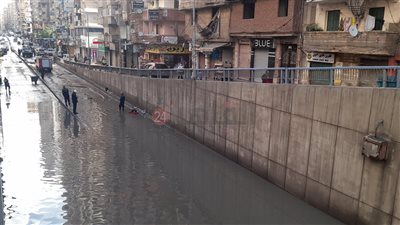 8 مشاهد من غرق الإسكندرية بالتزامن من نوة الفيضة الكبرى.. تعطيل الدراسة وغلق الأنفاق