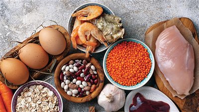 أبرزها اللحوم والأسماك.. أطعمة تعزز مستويات الزنك بالجسم