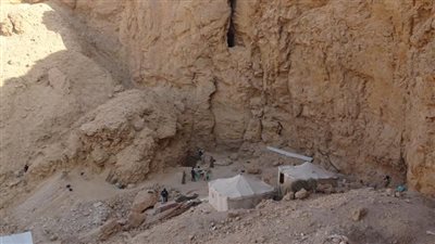 الآثار تعلن الكشف عن مقبرة ملكية في البر الغربي بالأقصر