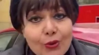 الراقصة هندية تطالب محتجزي كلبها بإرجاعه: خدوا عليا تعهد إني ههتم بيه