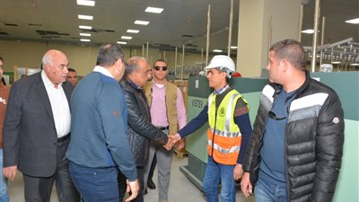 وزير قطاع الأعمال يتابع تنفيذ المصانع الجديدة بغزل المحلة