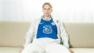 رسميًا.. تشيلسي يعلن تعاقده مع ميخايلو مودريك من شاختار