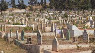 حاول دفنها حية بالمقابر.. حبس أب شرع في قتل ابنته بعد حملها سفاحًا بالمعصرة | بث مباشر