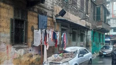 رصد العقارات الآيلة للسقوط والمخالفة لاشتراطات البناء بالإسكندرية تتصدر مناقشات شكاوى النواب