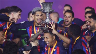 أخبار الرياضة العالمية اليوم | برشلونة يتوج بالسوبر الإسباني ورونالدو يرتدي شارة قيادة نجوم النصر والهلال أمام باريس