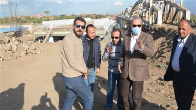 محافظ القليوبية يجرى جولة ميدانية لتفقد سير الأعمال بالمشروعات الجاري تنفيذها بالقناطر