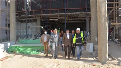 محافظ القليوبية يجري جولة تفقدية لمستشفى طوخ المركزي