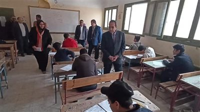 محافظ شمال سيناء يتابع سير امتحانات الشهادة الإعدادية بالعريش