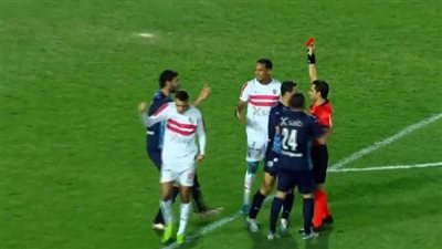 بعد 12 دقيقة فقط.. طرد علي جبر مدافع بيراميدز أمام الزمالك