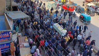 بالورود.. المئات يودعون شابا توفي داخل محل عملة بالمنوفية: كان تاجرًا للسعادة لكل من يعرفه| صور