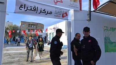 الرئيس التونسي يدعو الناخبين للجولة الثانية من الانتخابات التشريعية