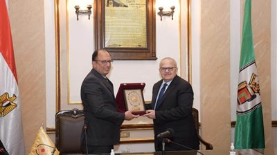 توقيع مذكرة تفاهم بين جامعتي القاهرة وحلوان للمساهمة في الملفات الوطنية المشتركة