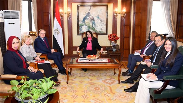 لقاء وزيرة الهجرة