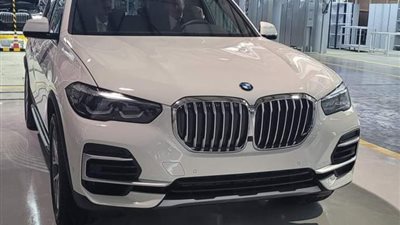 بعد إعادة فتح مصنعها.. بي إم دبليو تطلق X5 المجمعة محليًا محليًا في مصر