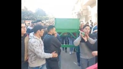 بالحزن والدموع.. المئات من أهالي محافظة الغربية يشيعون جثمان معلم صدمه توك توك | بث مباشر 