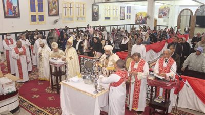 كنائس الوادي الجديد تحتفل بعيد الغطاس | صور