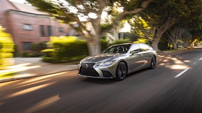 سعر ومواصفات لكزس LS موديل 2023 في السوق السعودي