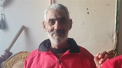 الحاج جودة أكبر دارس بفصول محو الأمية في السويس: سعيد بالقراءة والكتابة وبشكر الدولة على المبادرة| بث مباشر 