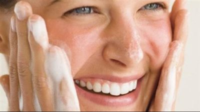 كيف تعتني بالبشرة يوميا؟.. خطوات تنظيف الوجه بالتفصيل