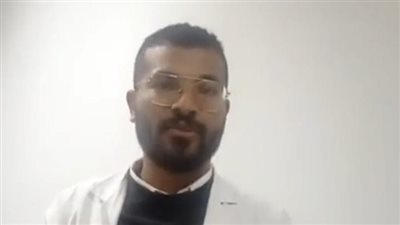 5 أطباء علاج طبيعي يتبرعون براتب شهرين لتطوير وحدة صحية بقنا: هدفنا خدمة المرضى لوجه الله | بث مباشر