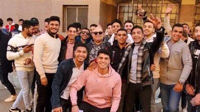 بعد تصدر صوره مواقع التواصل.. عميد تجارة المنوفية: أعامل طلابي بروح الأبوة ويقدرون علمي | فيديو